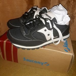 BNIB Saucony Jazz retro low top vegan